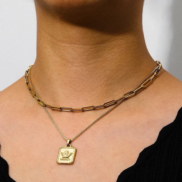 New 18k Gold Stainless Steel Angel Pendant Necklace - Picture 6 of 10